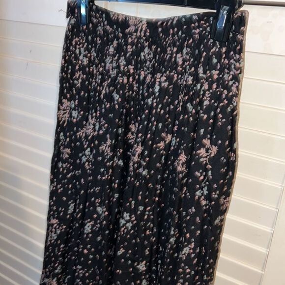 Classic 1980s Floral pleated skirt - Picture 3 of 7